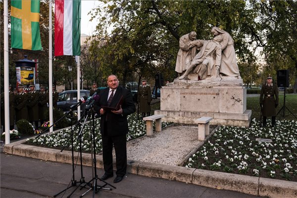 	Hős katonaorvosokra emlékeztek Budapesten