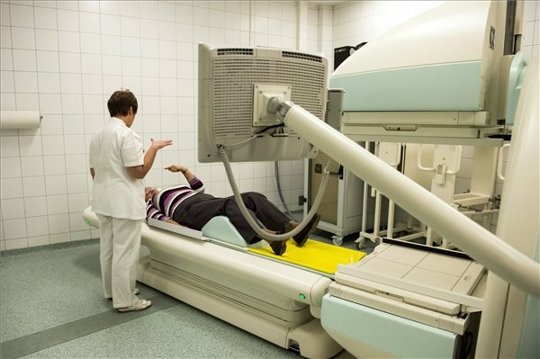 A Honvédkórházban speciális computer tomográfot adtak át 